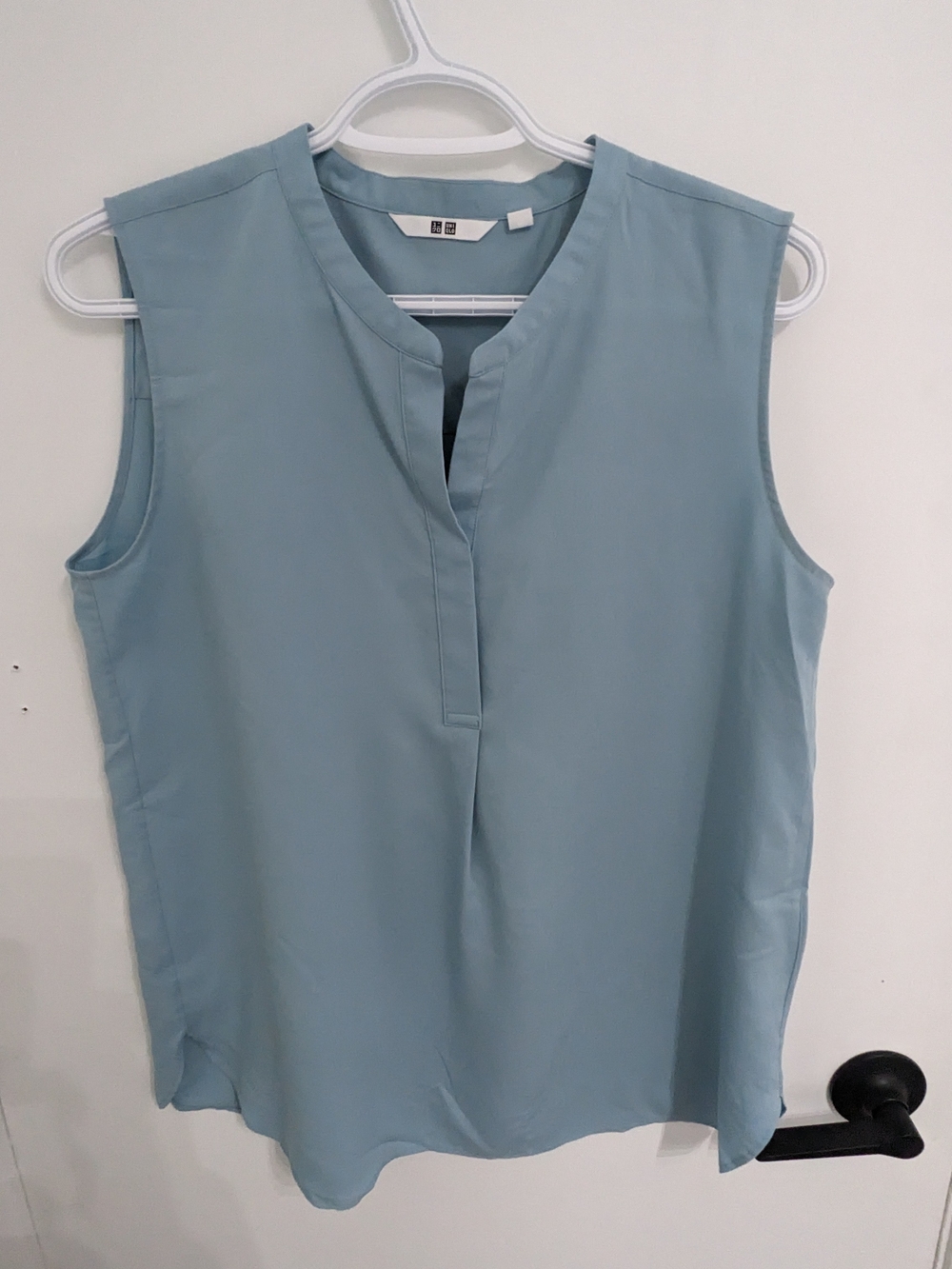 Uniqlo Blue Rayon Skipper Collar Blouse - Sleeveless